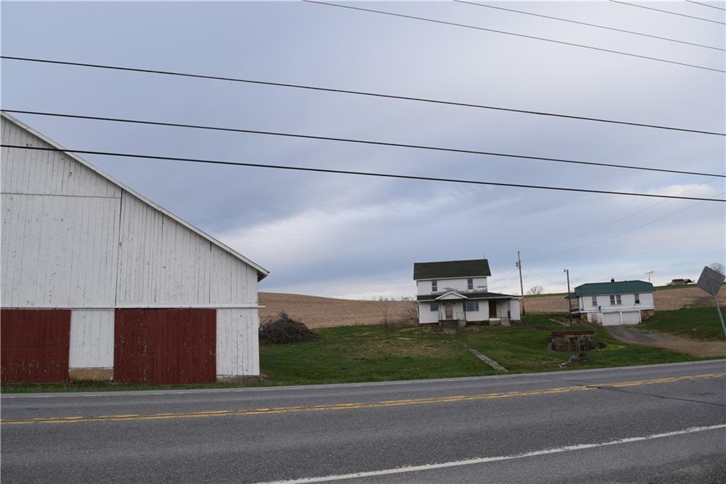 C 1900 Fixer Upper Farm House W Barn And Garage With Apartment On 17