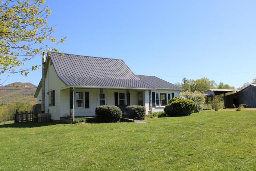 Under 100K Sunday c.1953 Farmhouse For Sale w/ Outbuildings on 0.95