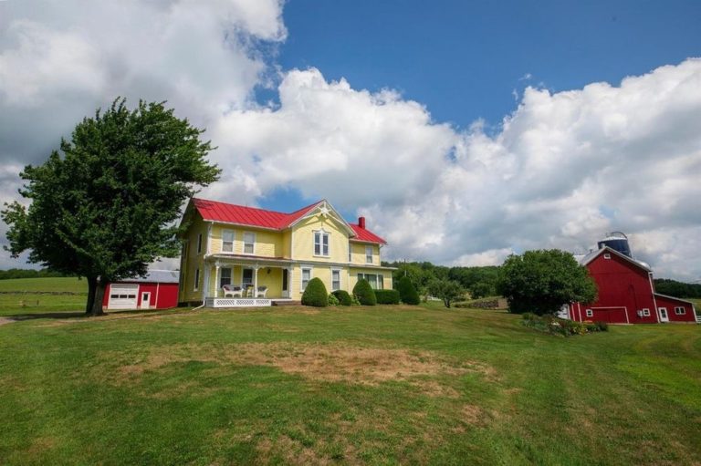 c.1860 5thGeneration Working Dairy Farm For Sale on 221 Acres in Delhi