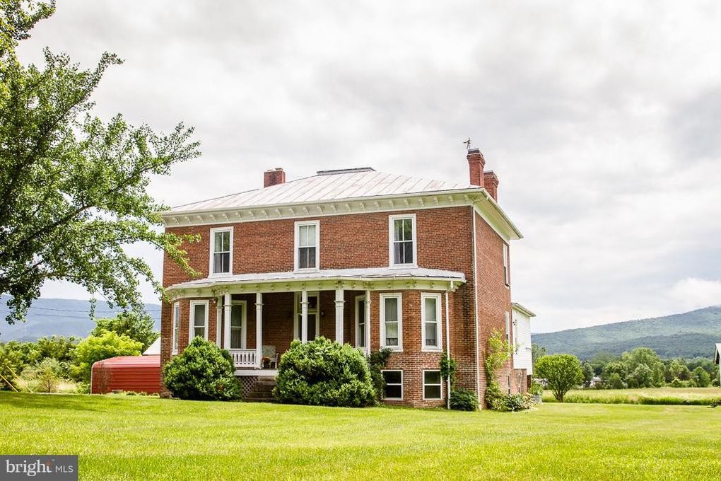 c.1889 Movein Ready Brick Italianate Farmhouse W/Views And