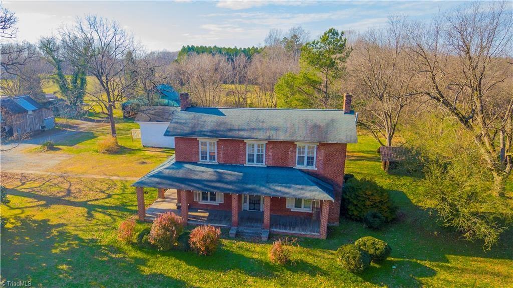 c.1900 Handyman Special Brick Farm House For Sale on 21 Acres Lexington