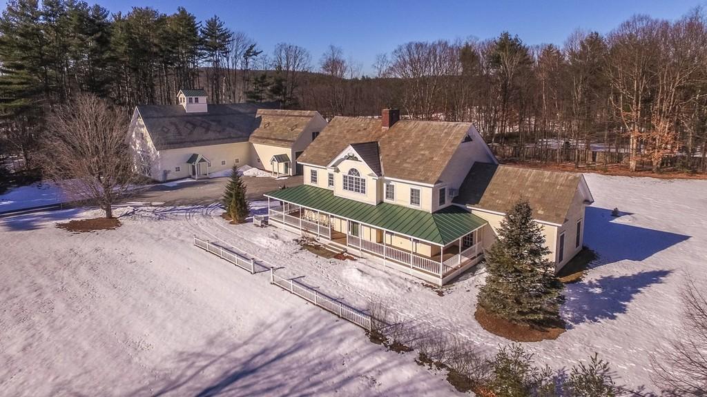 c.1996 Post & Beam Farm House For Sale W/Barn on 4 Acres Castleton VT