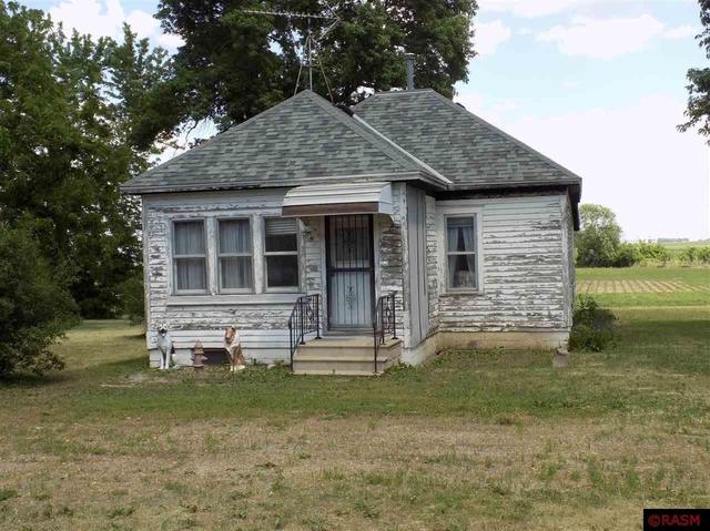 Cottage farmhouse for sale.