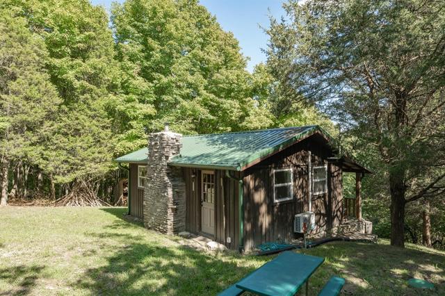 Cozy cabin for sale