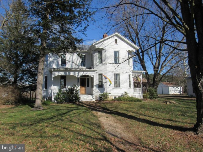 c.1913 Victorian Farmhouse For Sale W/3 Guest Houses/Outbuildings And ...