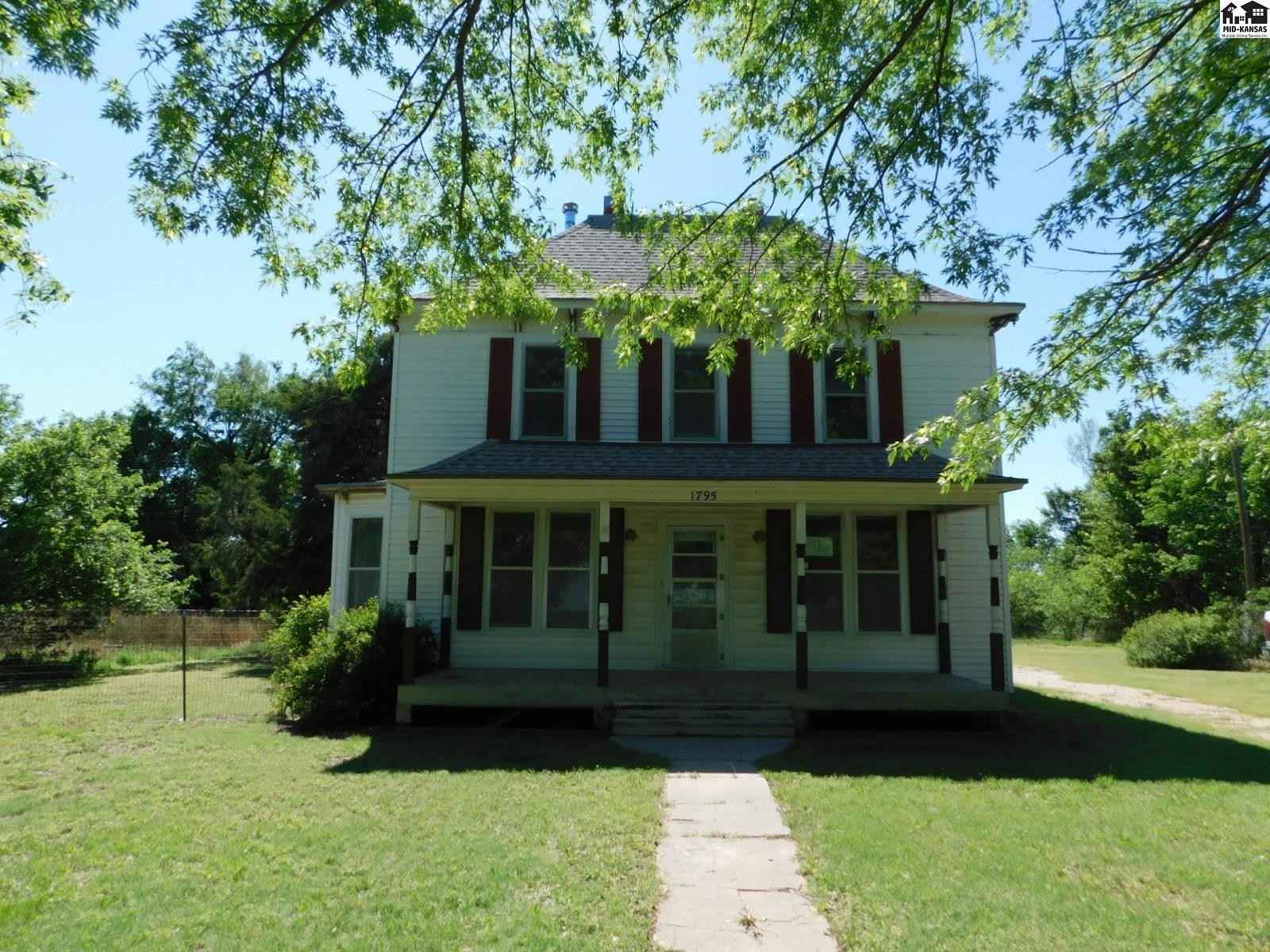 Under $75K Thursday Circa 1915 Handyman Special Farmhouse For Sale W ...