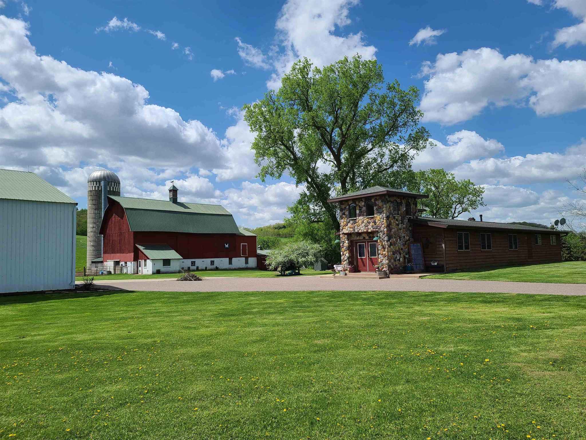 Circa 1980 Hobby Farm For Sale W/Barn/Silo And Outbuildings on 23