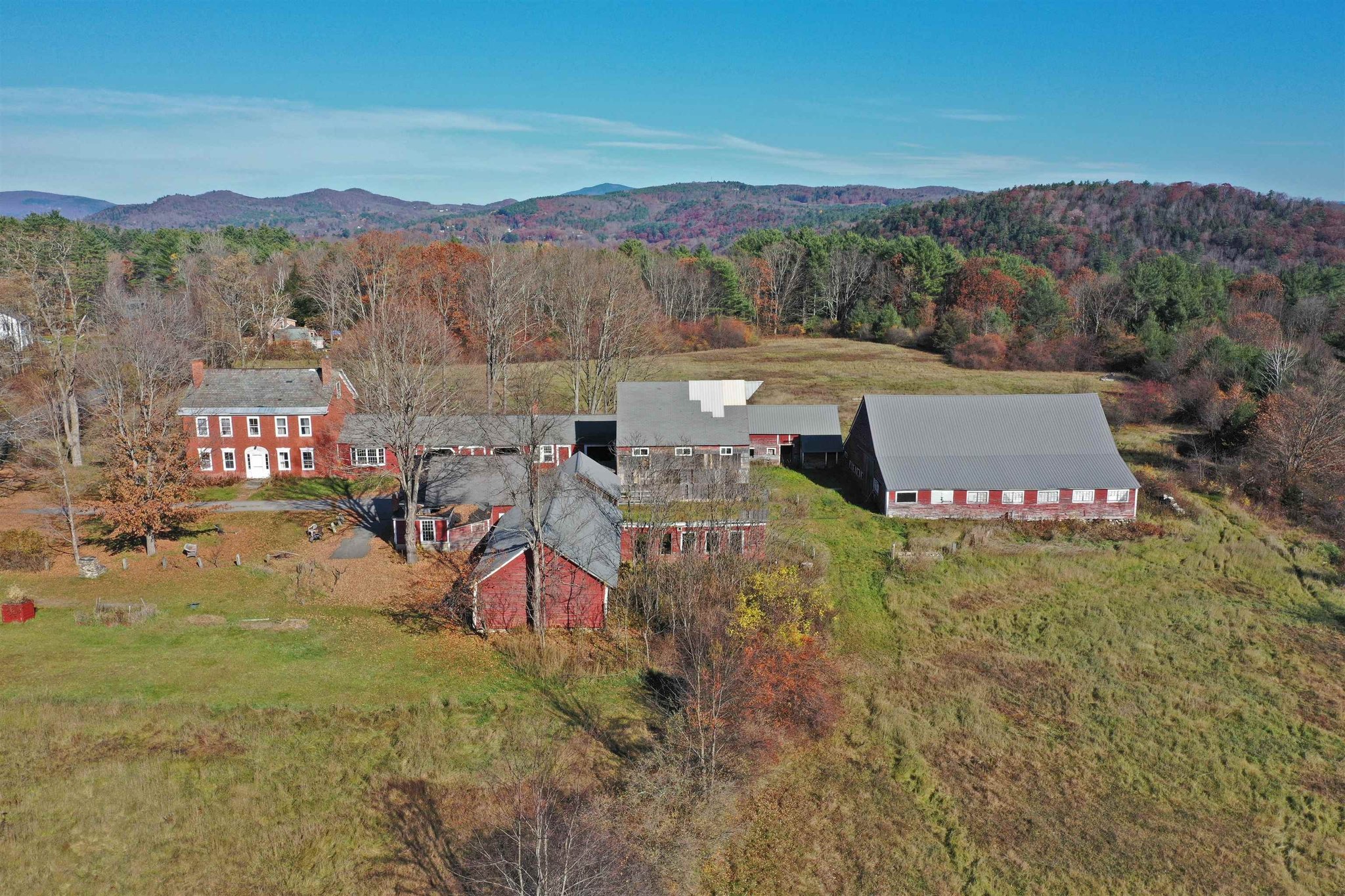 circa-1805-brick-colonial-farmhouse-for-sale-w-barns-and-outbuildings