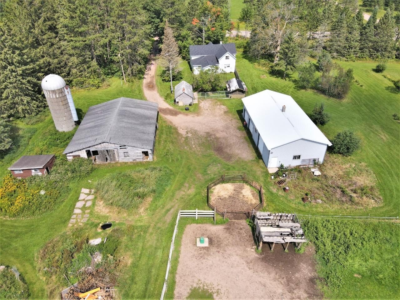 Wisconsin Hobby Farm For Sale With Outbuildings on 40.6 Acres. 269,900