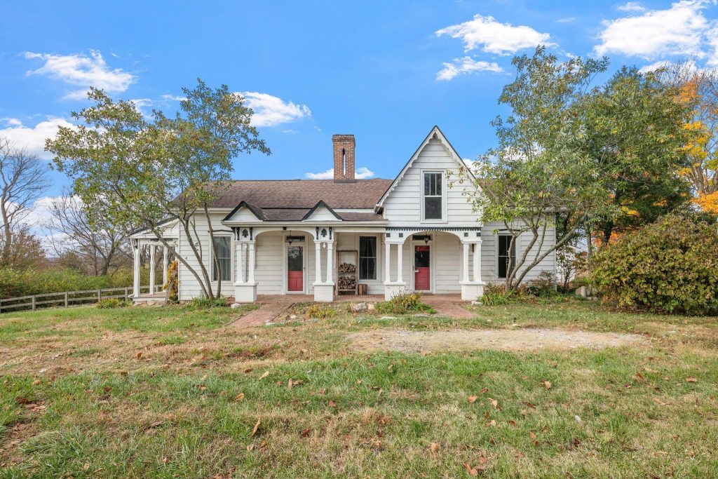 Kentucky Country Farmhouse For Sale W Views And Garage On 3 Acres   8725ky 1024x683 