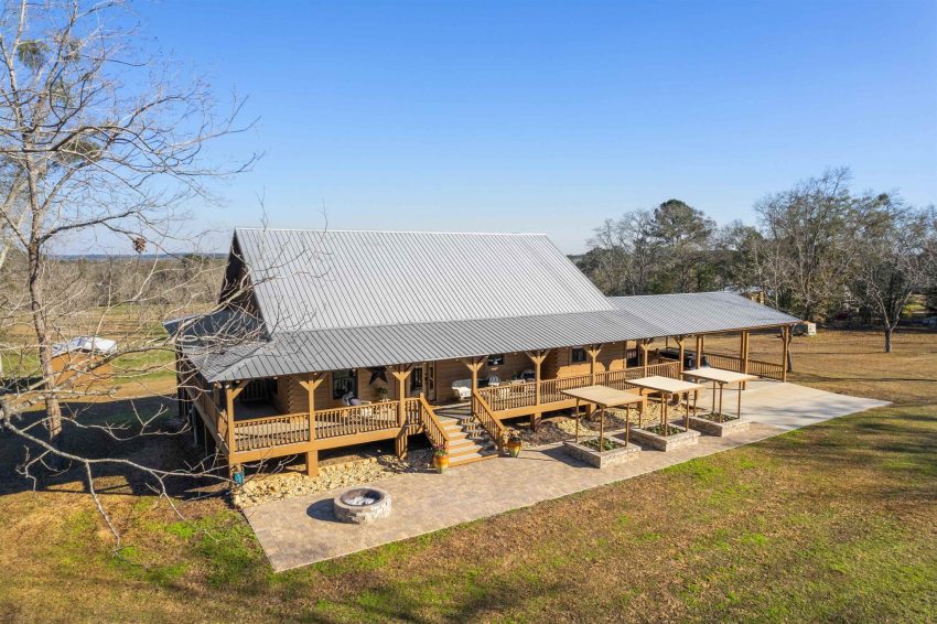 Log Home for sale