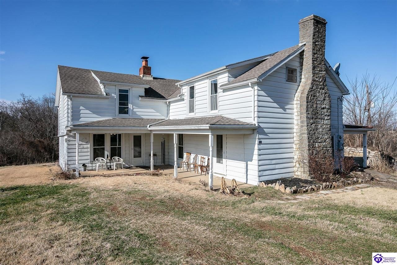 Circa 1800 Handyman Special Farmhouse For Sale on 5 Acres Kentucky