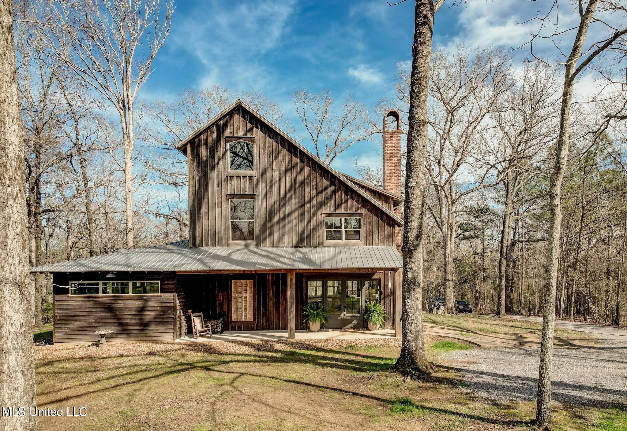 Built 2017 Custom Modern Farmhouse For Sale W/Pond on 4 Acres