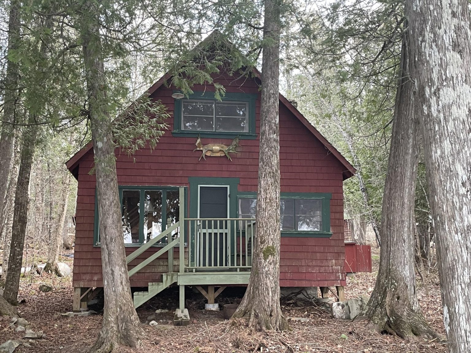 1950-lakeside-maine-cozy-cottage-for-sale-on-2-7-acres-224-900