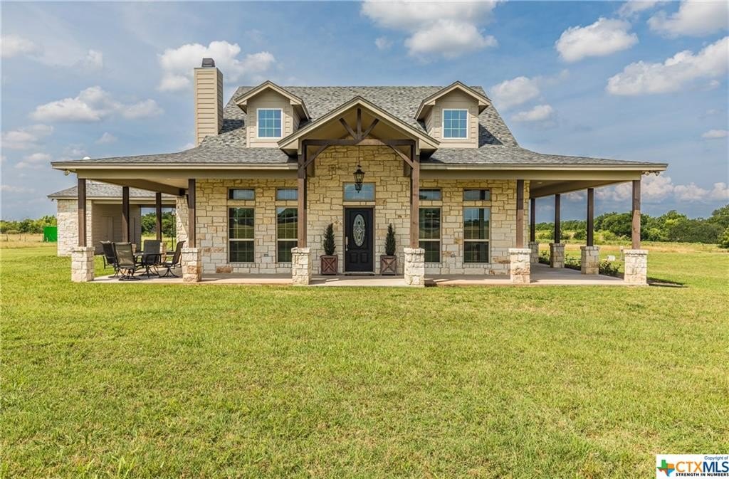 country ranch house with porch