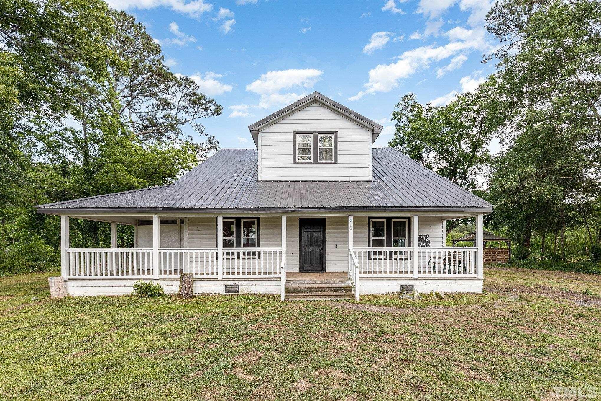 Circa 1922 Farmhouse For Sale W/Outbuildings on 6.8 Acres North ...