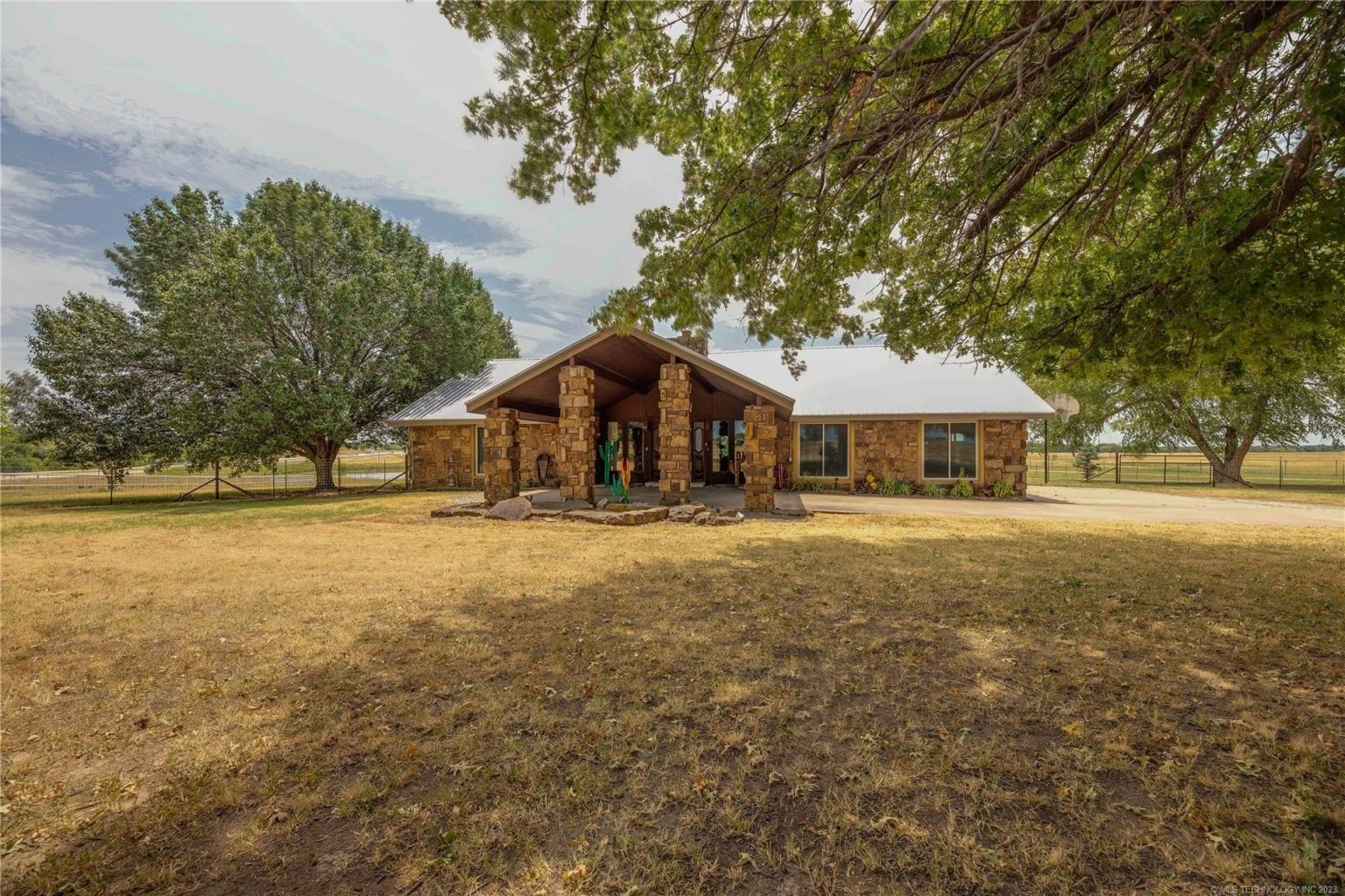 1979 Country Home For Sale W/Outbuildings And Pool on 3.2 Acres