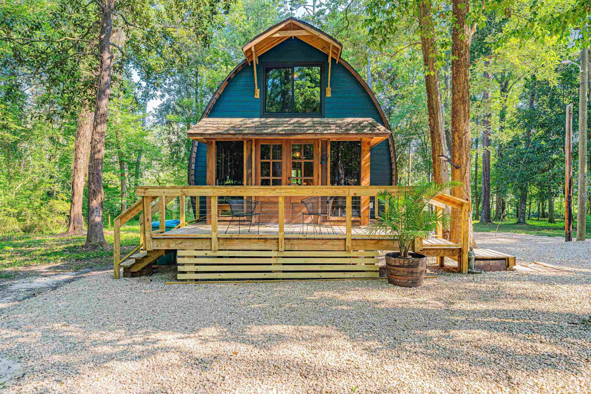 1973 Cozy Barrel Cottage For Sale W/Outbuildings on 2.5 Acres Florida