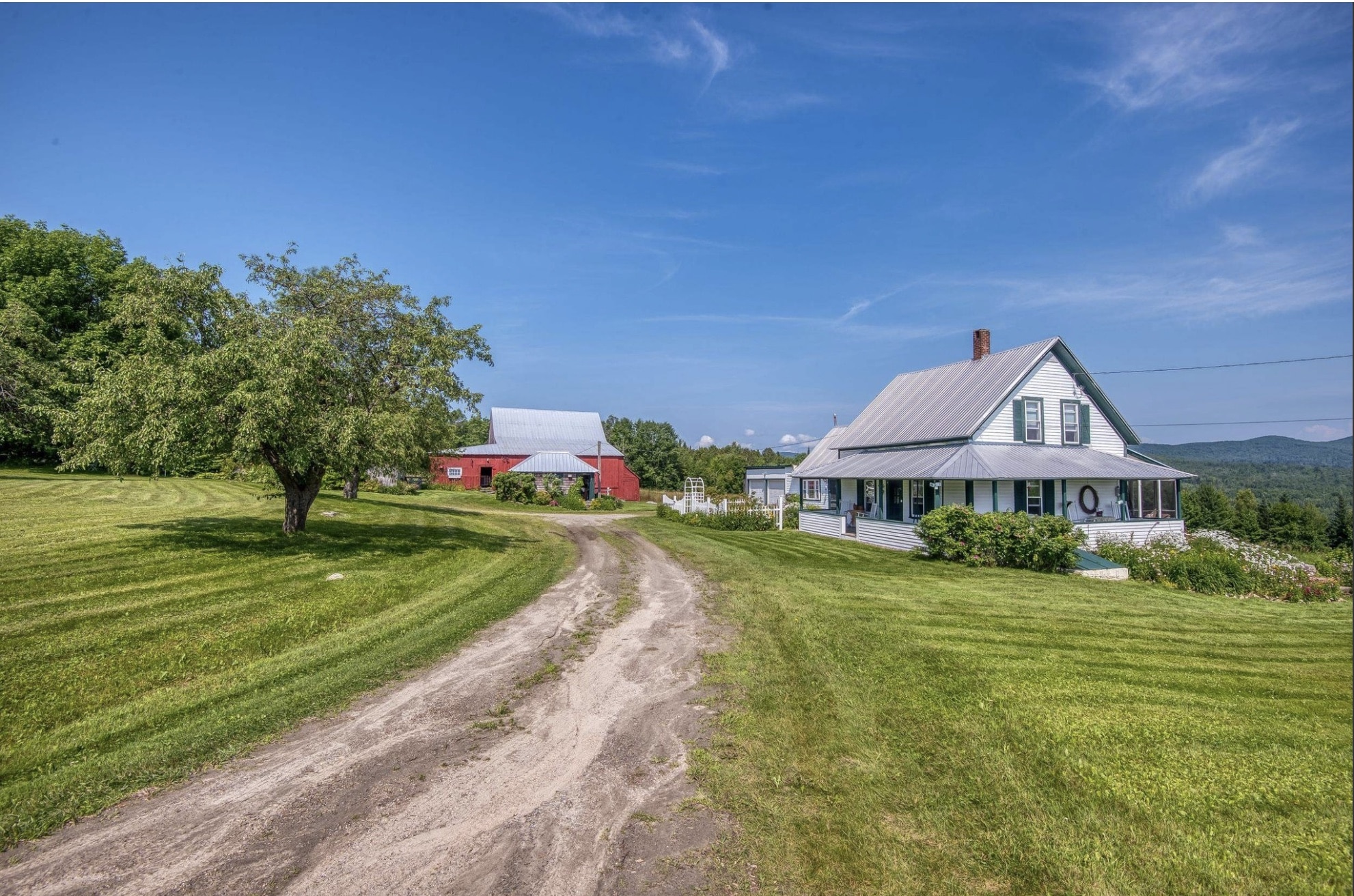 circa-1850-vermont-farmhouse-for-sale-w-mountain-views-and-barn-on-193