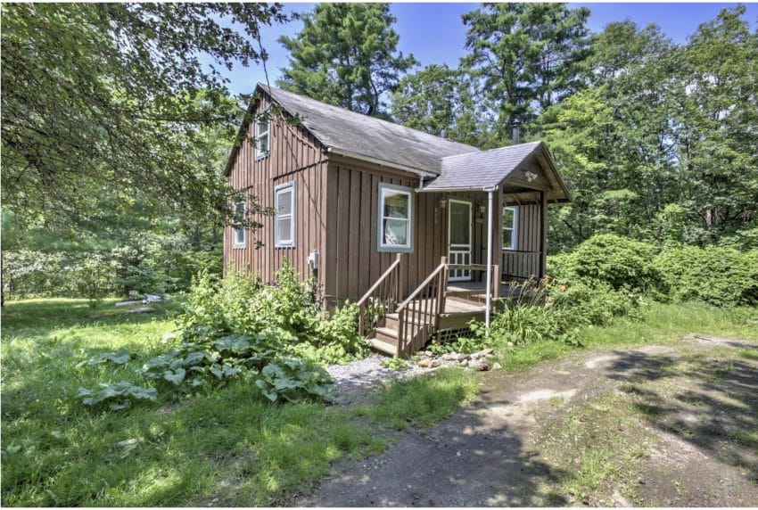 1964 Country Cottage Home For Sale On 2 Acres Maine 195 000 Country 