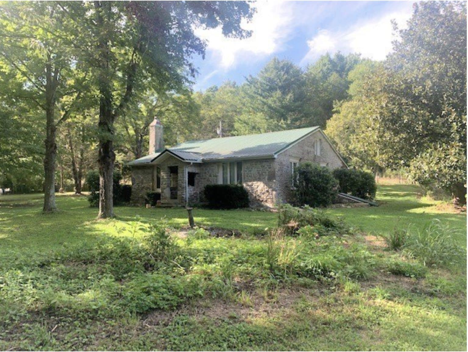 1954 Tennessee Stone Farmhouse For Sale W/Cabin/Barn And Cave on 68.7