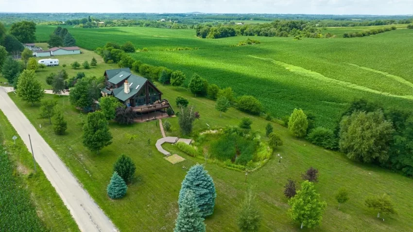 Illinois farmhouse