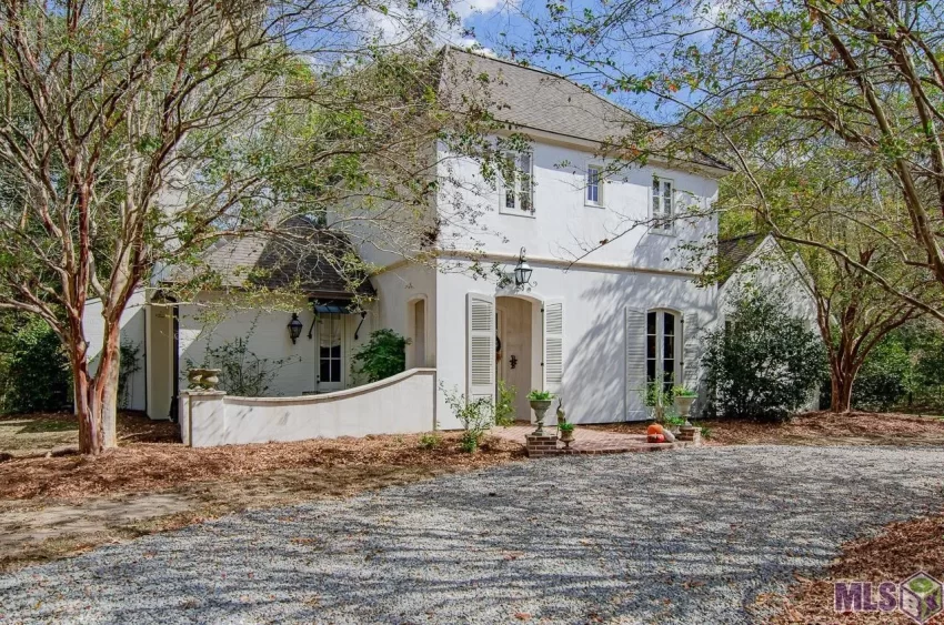 Louisiana villa for sale