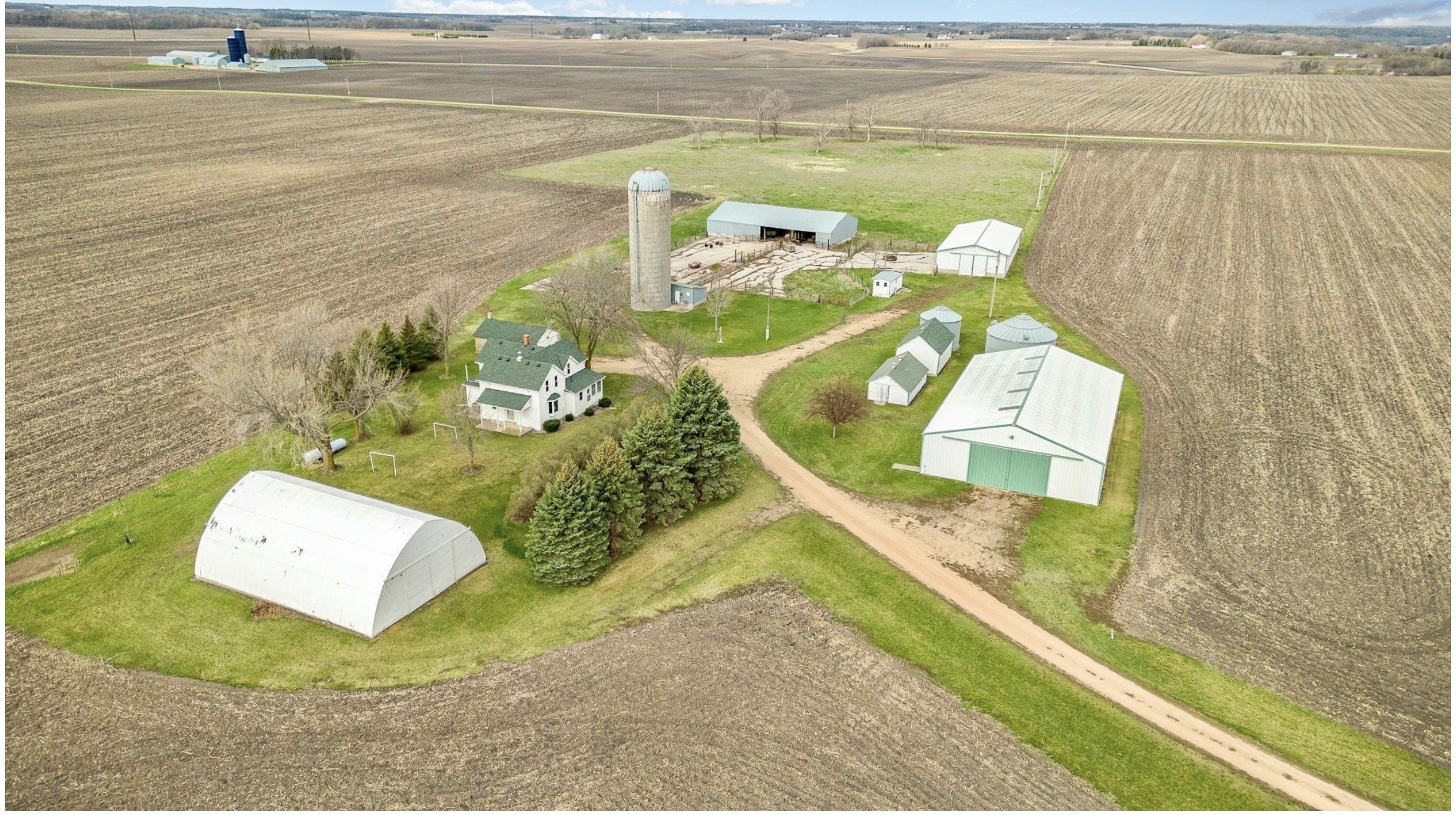 c.1926 Hobby Farm With Farmhouse And Outbuildings on 15 Acres Minnesota ...