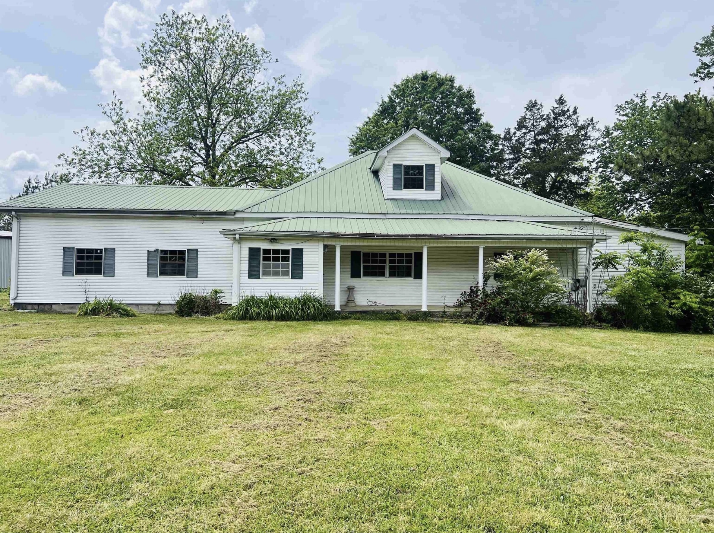 c.1924 Fixer Upper Farmhouse With Garage on 11 Acres Tennessee $139,900 ...