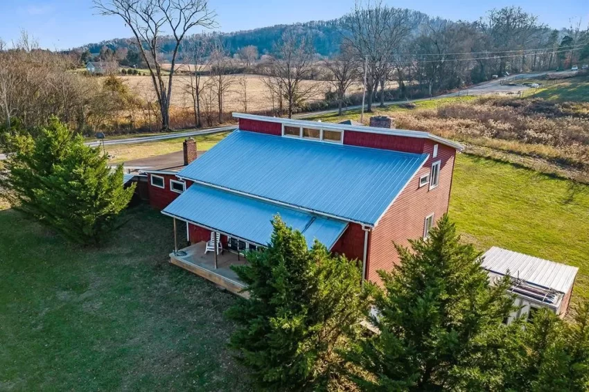 Tennessee farmhouse