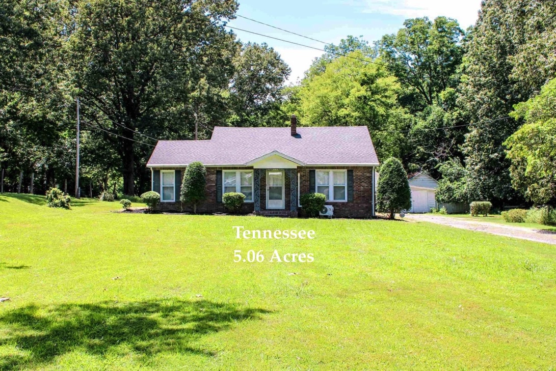 c.1946 Tennessee Country House For Sale With 2 Barns, 5+ Acres $170,000 ...