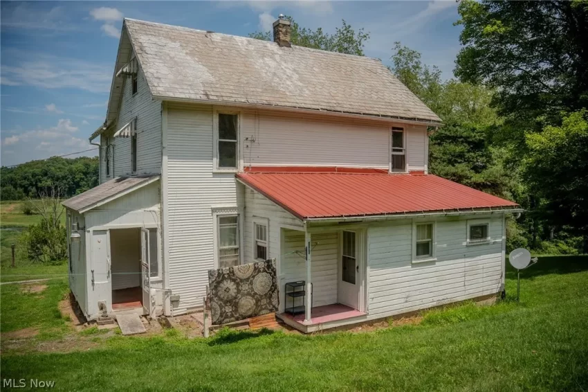 Ohio Farmhouse For sale