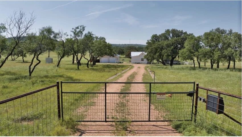 Texas Farmhouse For Sale