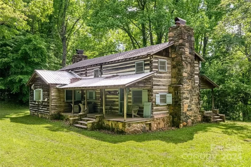 North Carolina log home