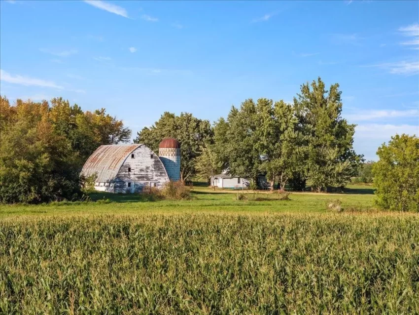 minnesota farmhouse for sale