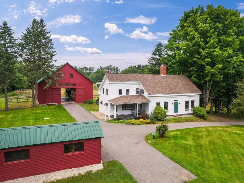 maine saltbox farmhouse