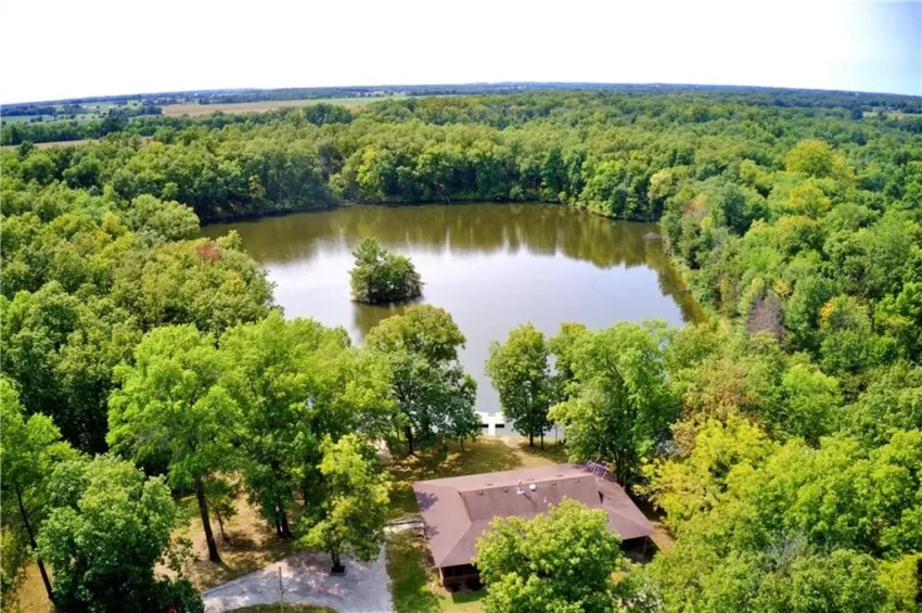 missouri lakefront cabin for sale