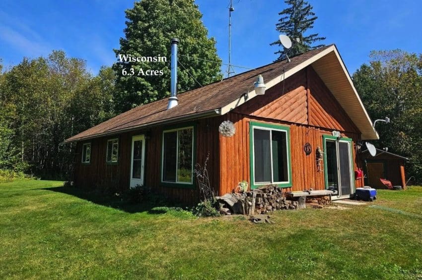 Wisconsin log home for sale