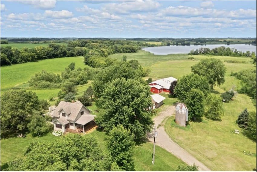 Minnesota Lakefront Farm For Sale