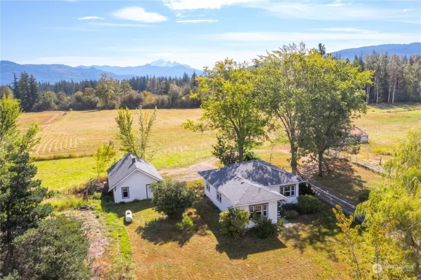 Washington farmhouse for sale