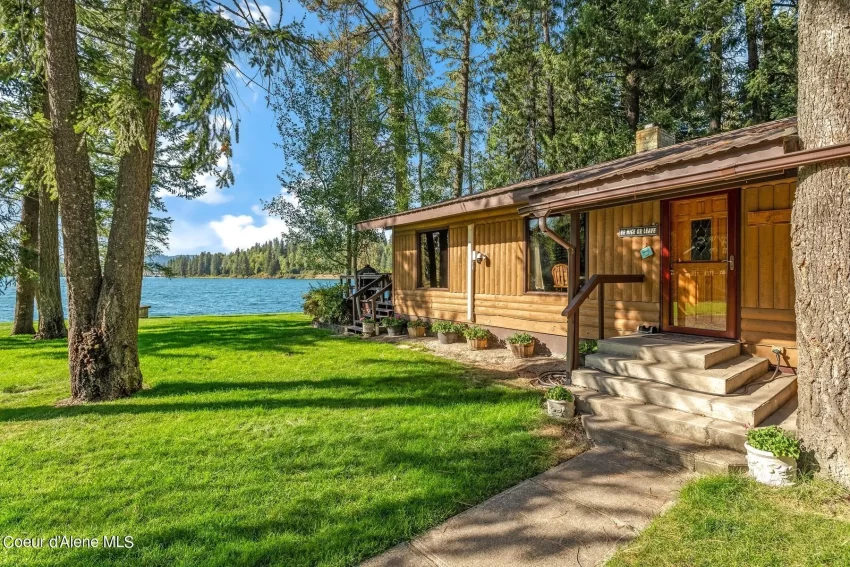 Idaho riverfront home for sale