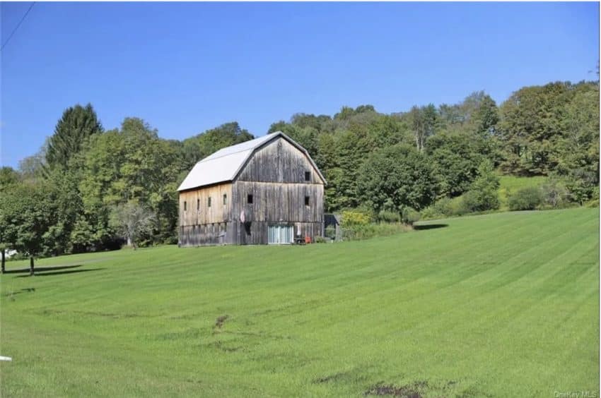 New York Barn Home