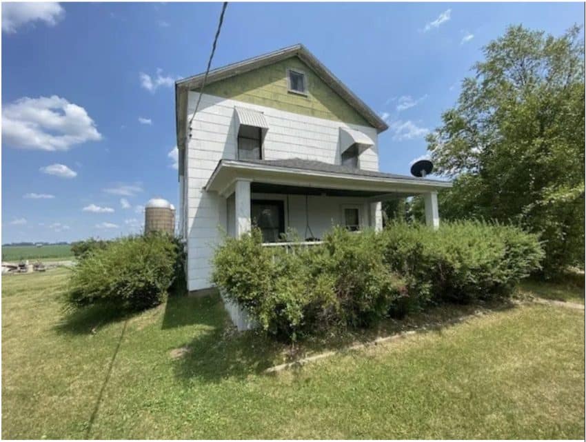 Illinois Farmhouse For Sale