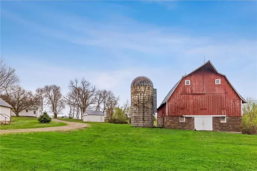 Minnesota farmhouse for sale