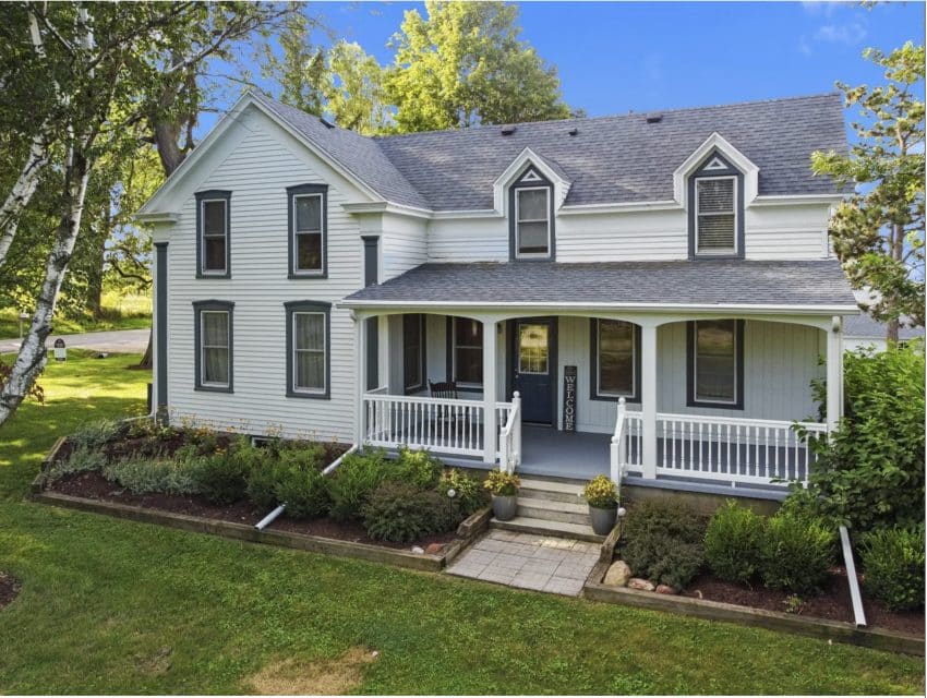 Illinois Farmhouse For Sale