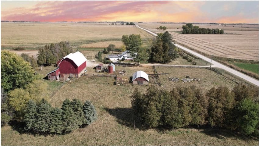 Iowa Hobby Farm For Sale