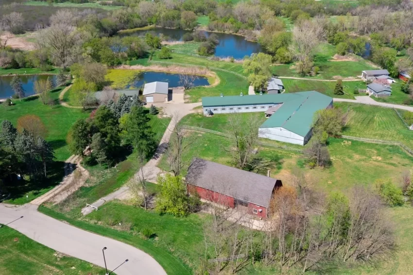 illinois barn for sale