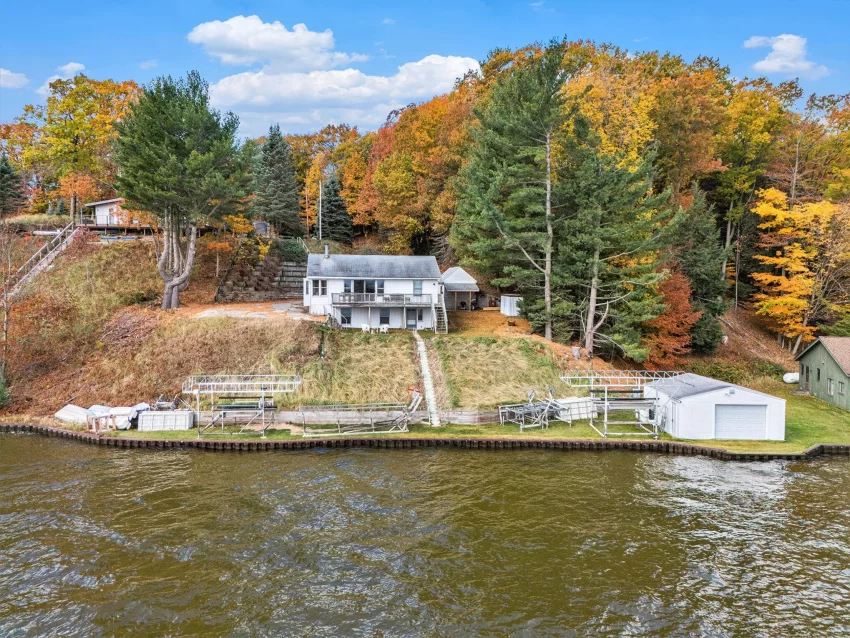 WATERFRONT MICHIGAN HOME