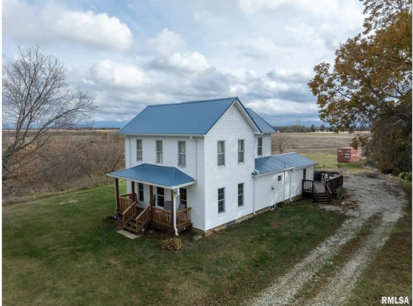 Illinois Farmhouse for sale