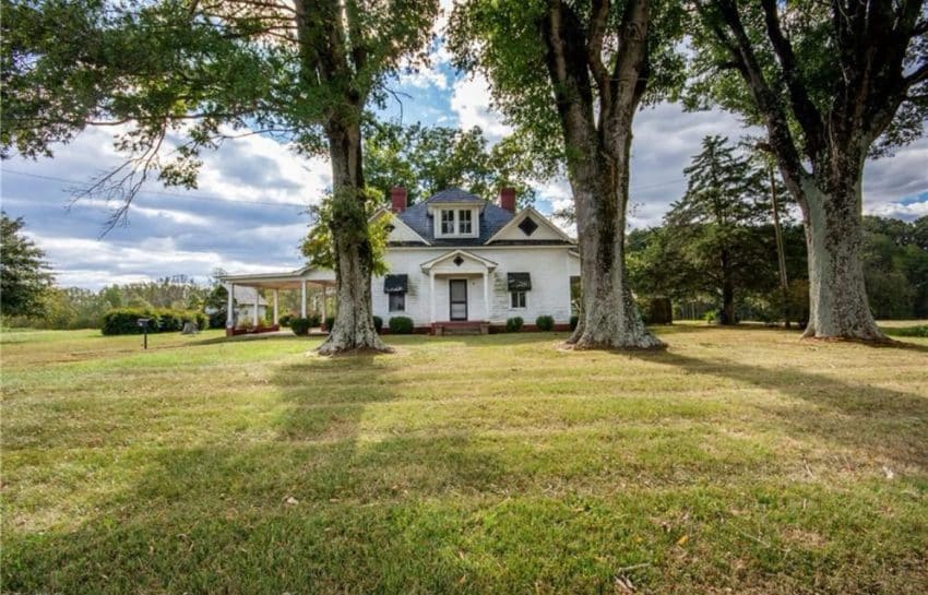 Fixer upper farmhouse